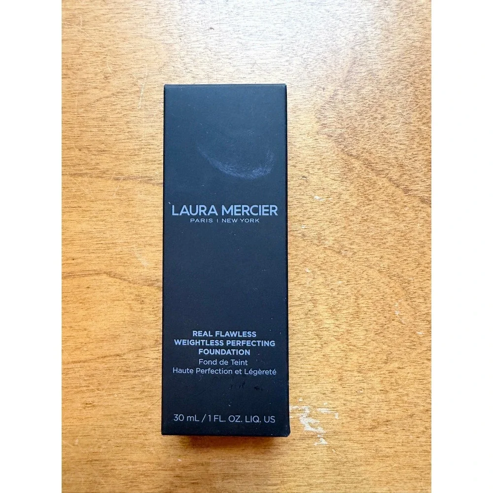 Laura Mercier Real Flawless Weightless Foundation 1W1 Cashmere 1oz NEW
